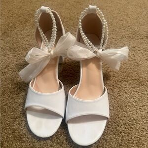 Bridal Shoes Elegant White Pearl-Embellished Women's Sandals